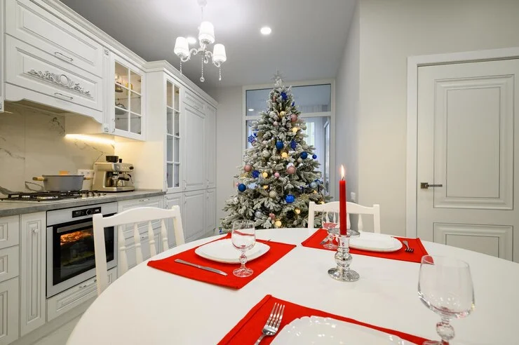 christmas tree in dinning room