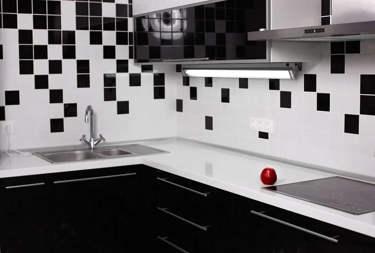 Black and White Tile Bathroom for Kitchen